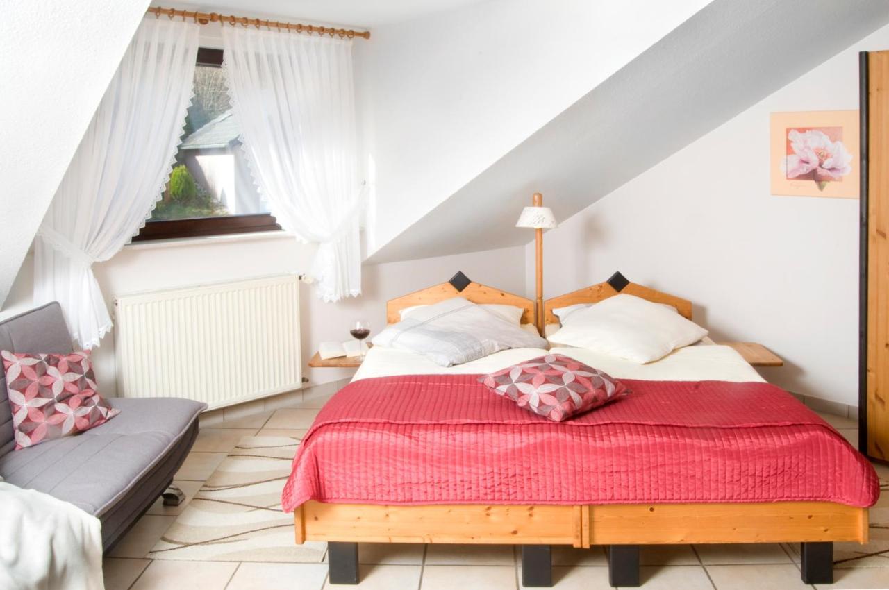Hotel-Restaurant Im Goldenen Grund Körperich エクステリア 写真